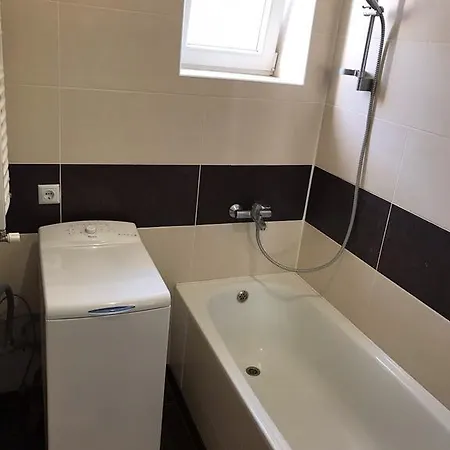 Gil Apartments, квартира студия в самом центре пл петефи Ужгород